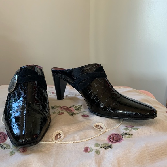 Brighton Leather Romeo Mules - Picture 3 of 12